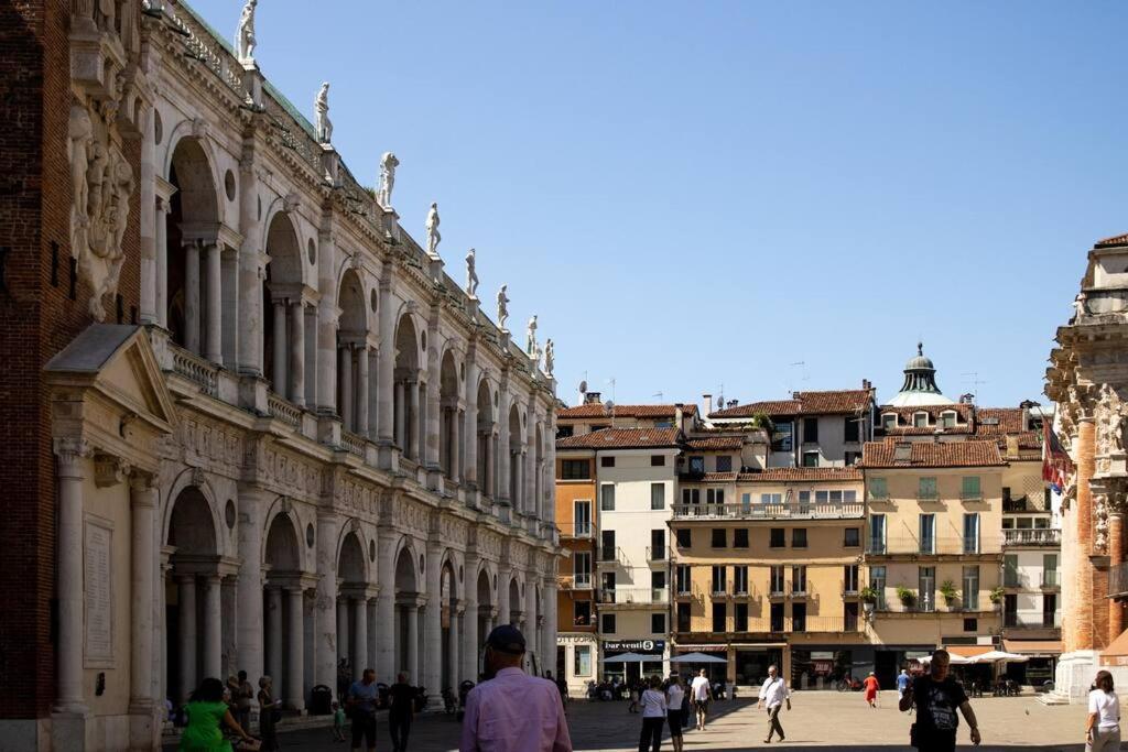 Altea'S Sweet Home In Piazza,Basilica Palladiana Vicenza Bagian luar foto